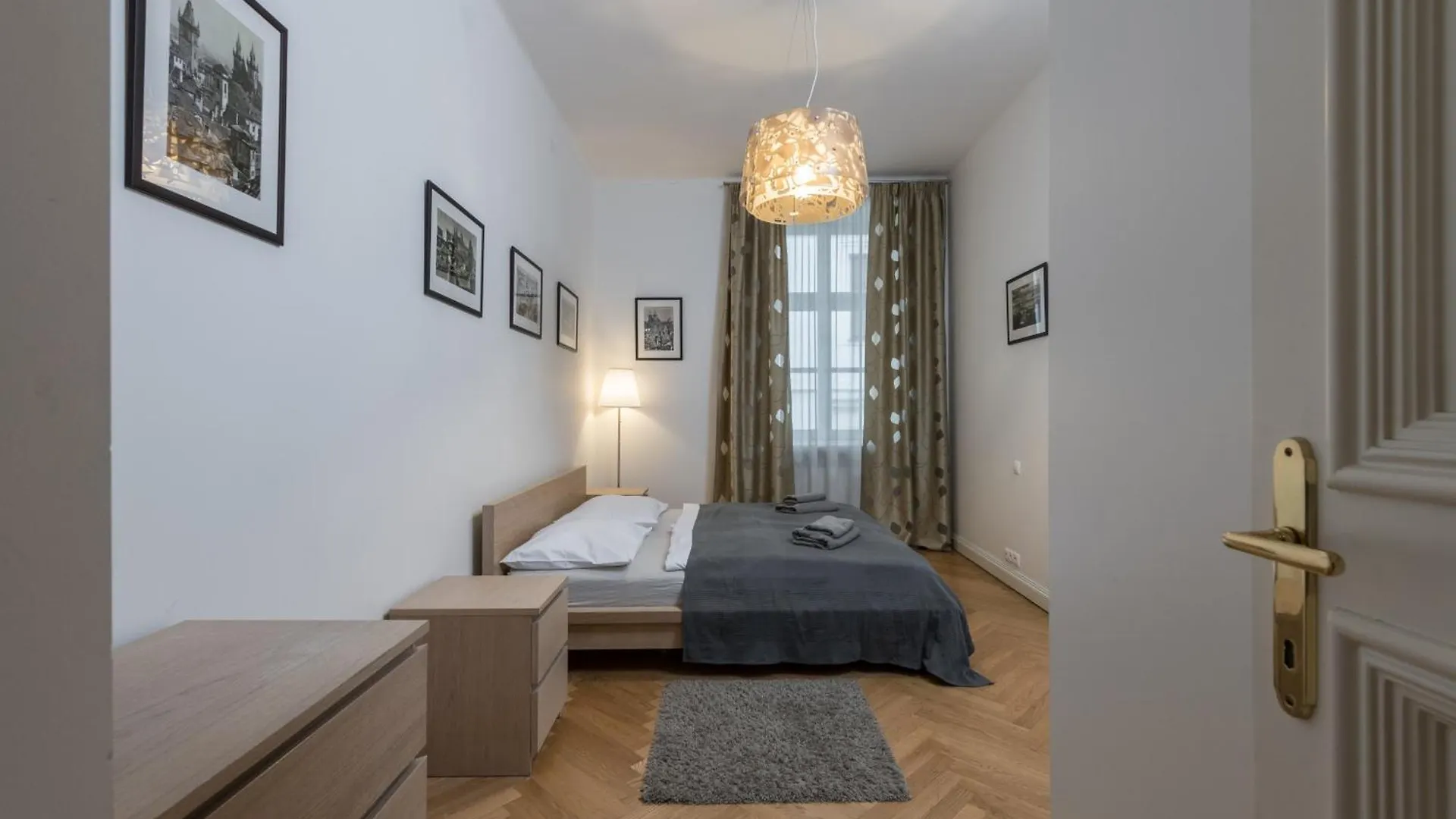 Upscale Apartment In Prime Location Near All Sights Prága