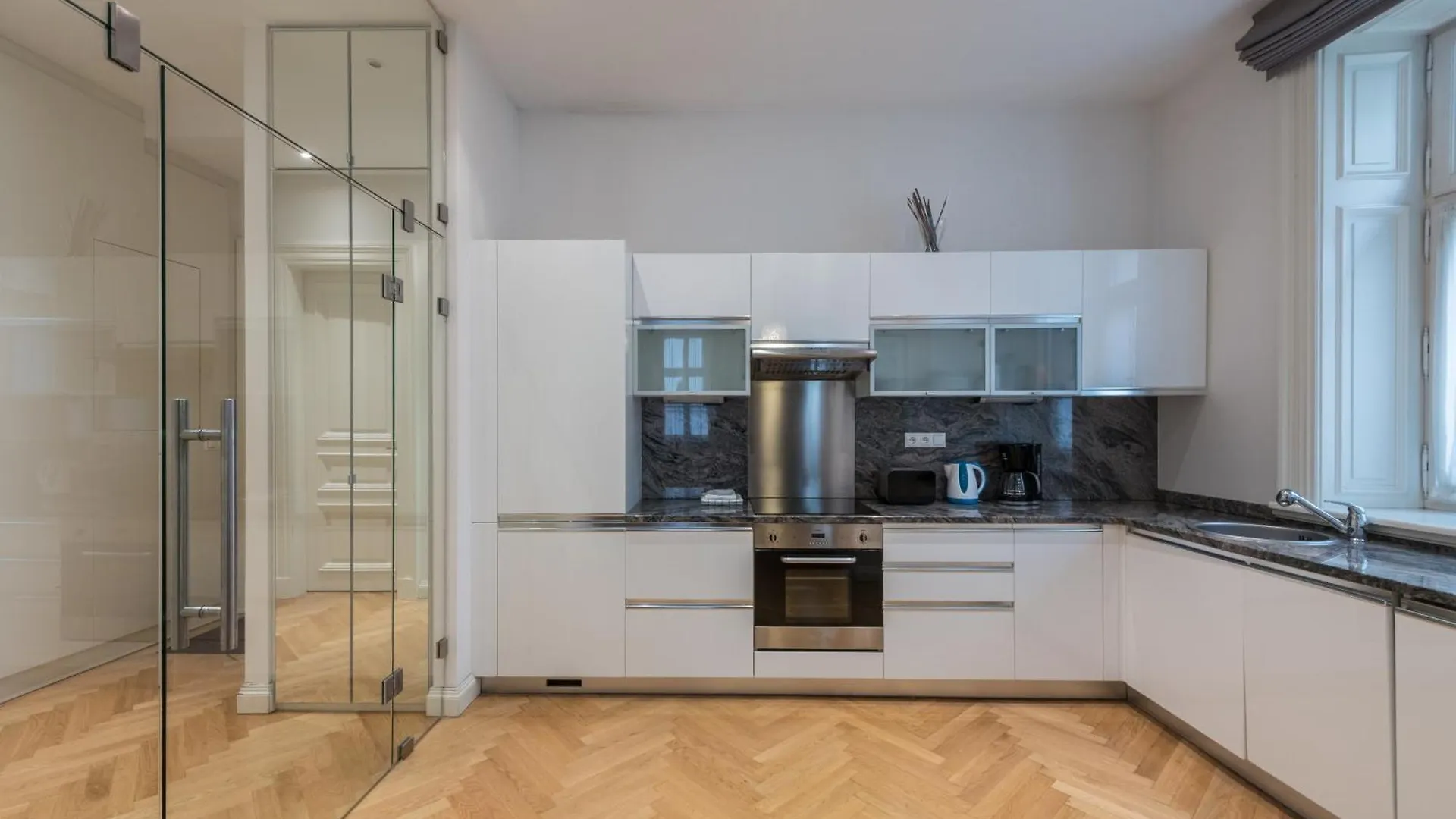 Upscale Apartment In Prime Location Near All Sights Prága