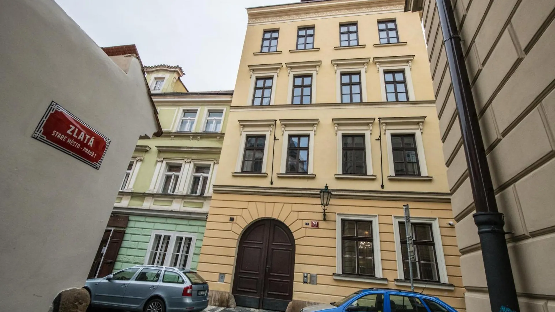 Upscale Apartment In Prime Location Near All Sights Praga 0*,